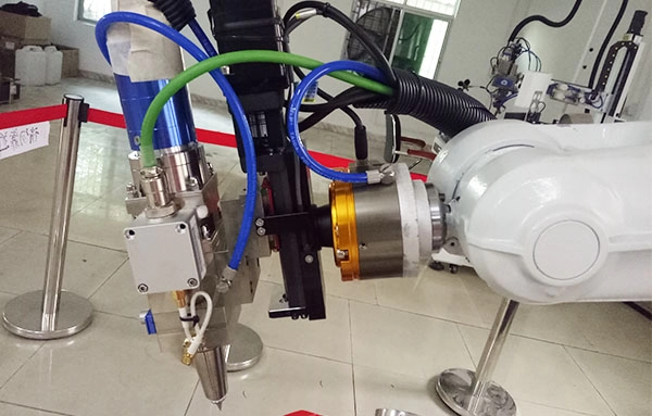 Macchina per il taglio e la saldatura laser del braccio robotico Baisheng per l'elaborazione 3D