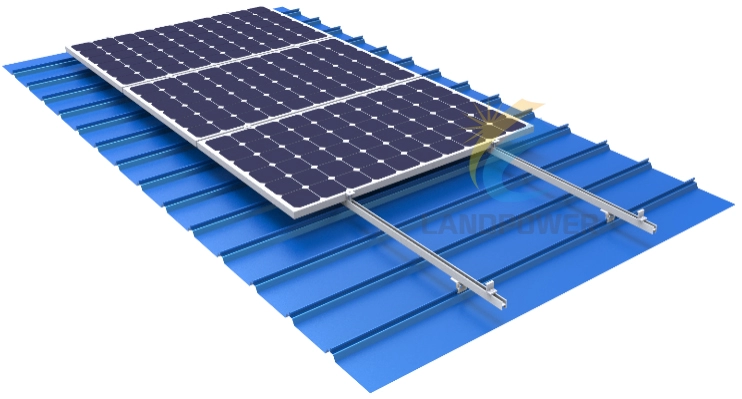 Sistemi di montaggio solare per tetti in metallo aggraffati