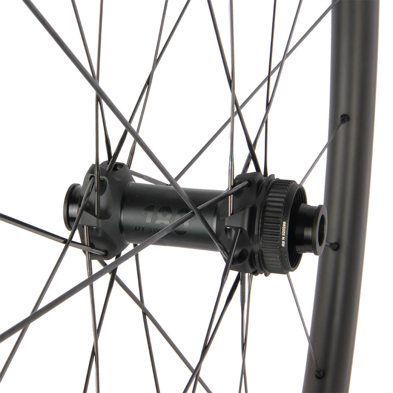 Set di ruote a disco in carbonio 700C per bici da strada 27 mm di larghezza con freno a disco tubolare in carbonio