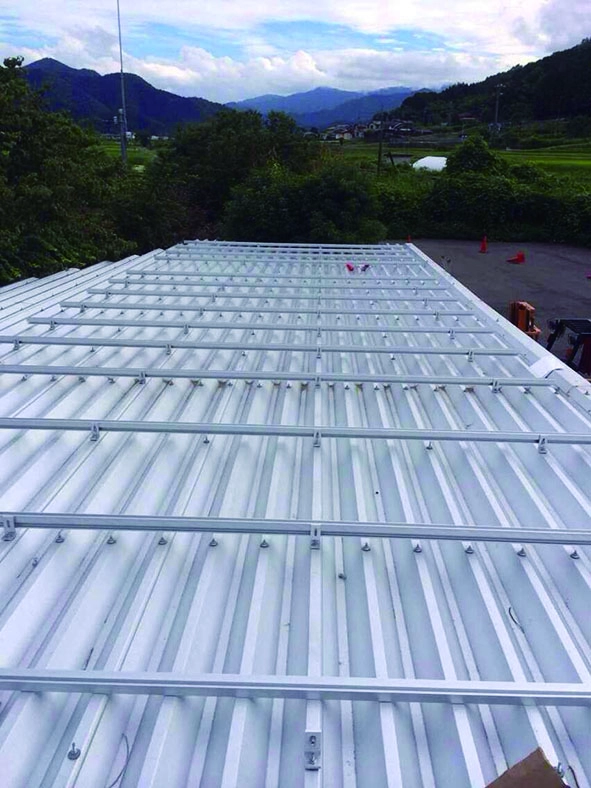 Guide di montaggio in alluminio per tetto a energia solare