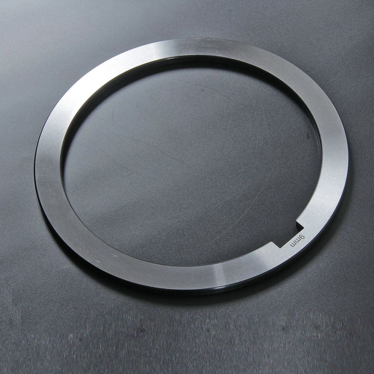 Distanziatore metallico in acciaio per taglierina ad alta precisione con disco in gomma per coltelli da taglio