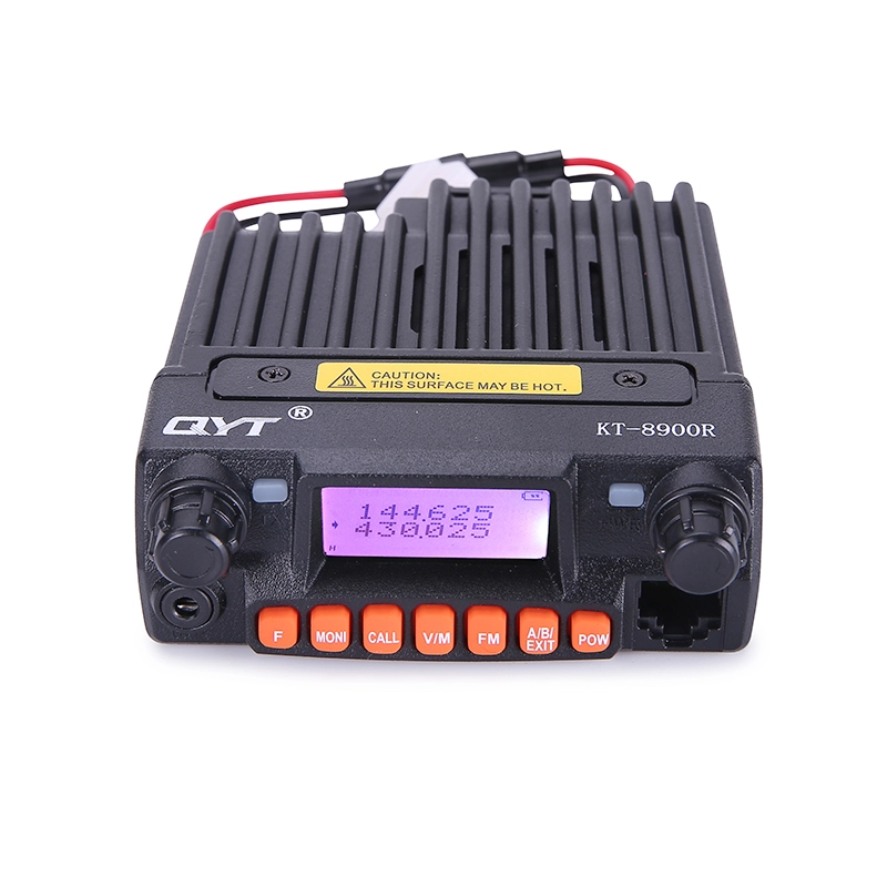 Radioamatore mobile in banda VHF UHF