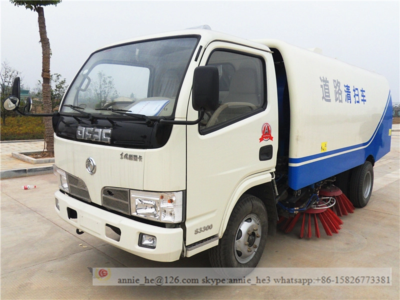 Camion leggero della spazzatrice stradale di DongFeng 4000 litri