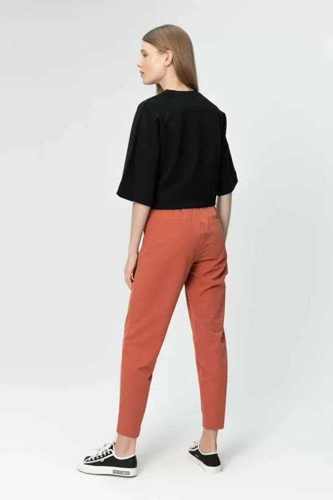 Pantaloni casual da donna alla moda