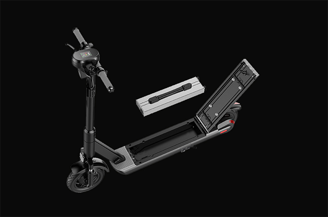 Electric Scooter with Swappable Battery
