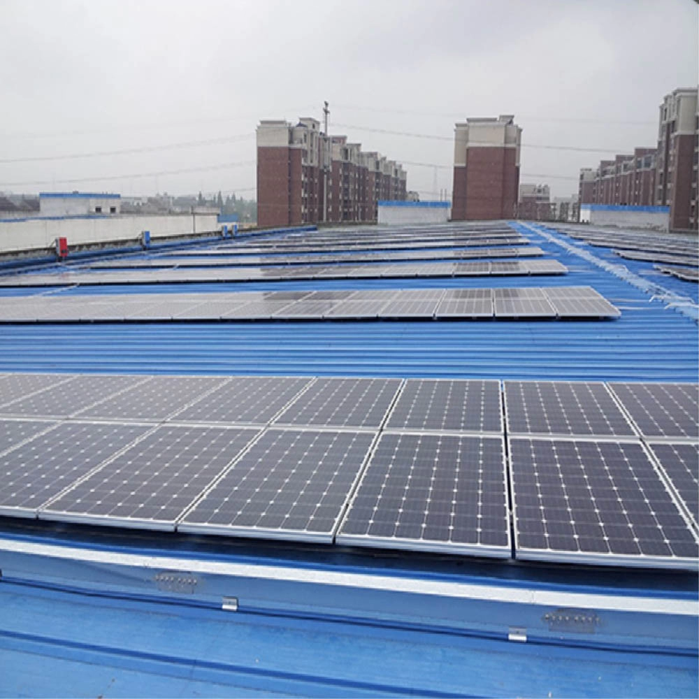 montaggio della struttura del tetto in metallo solare di facile installazione