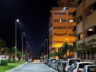 Lampione solare a LED per strada