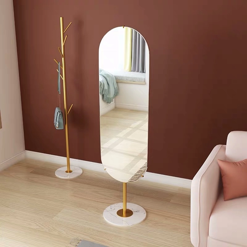 Specchio da toeletta da donna con base in marmo