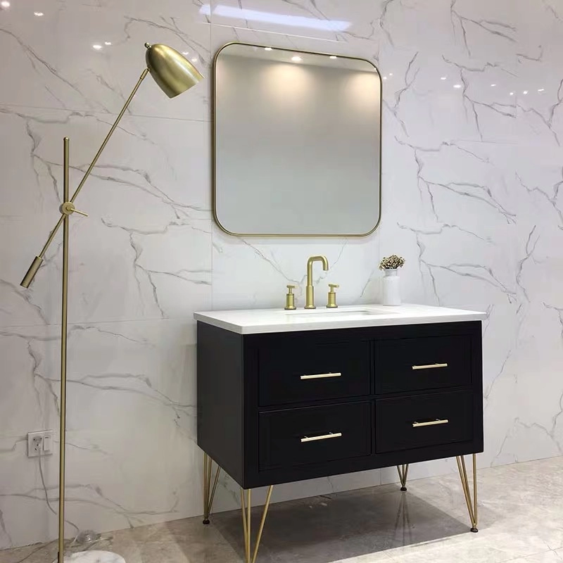 Specchio da parete per bagno quadrato in metallo dorato
