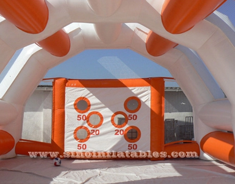 Tenda da calcio gonfiabile arancione da esterno per eventi di calcio