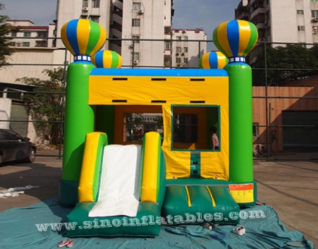 4 grandi palloncini gonfiabili per bambini con castello gonfiabile combinato con scivolo realizzato con il miglior telone in pvc