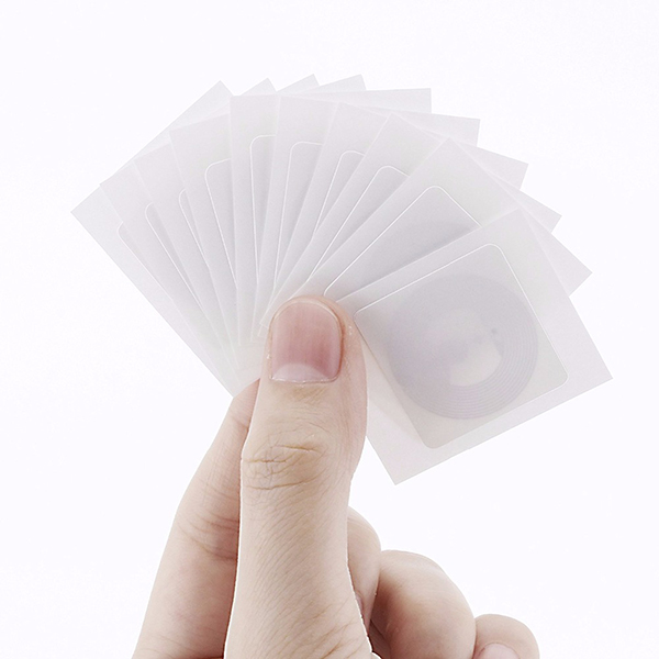 Adesivo per carte RFID
