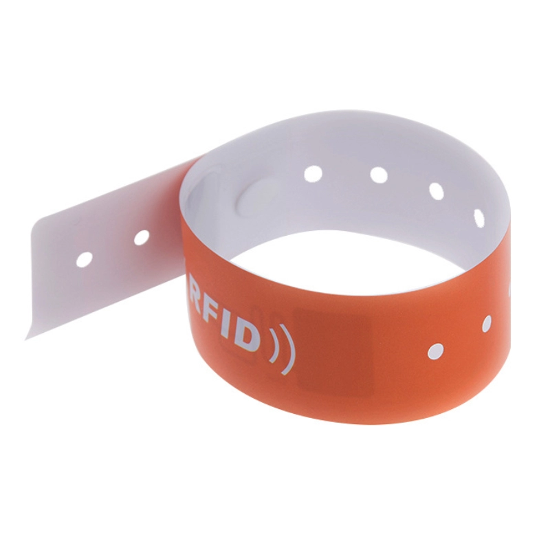 Braccialetti RFID monouso personalizzati per il monitoraggio sanitario