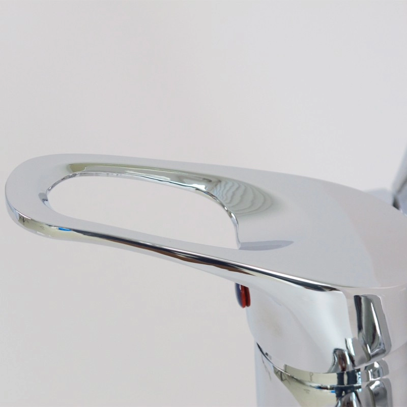 Miscelatore per rubinetti per doccia da bagno a parete