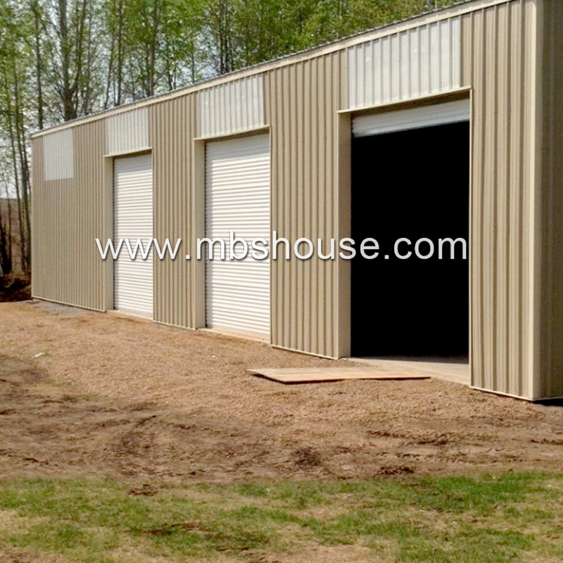 Edificio familiare con struttura modulare in acciaio per magazzino/garage