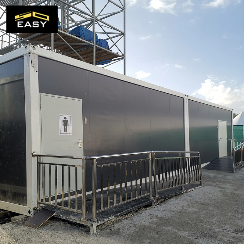 Edifici domestici convertiti in container per servizi igienici a Santa Lucia