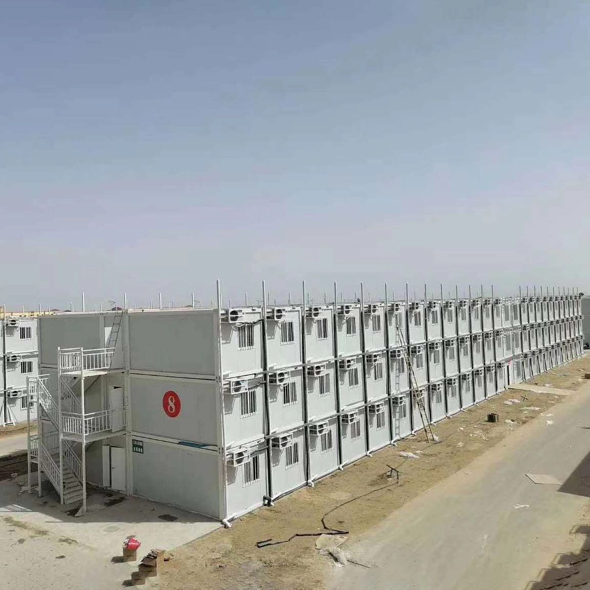 Fornitura di fabbrica Dormitorio container a due piani per campo di addestramento